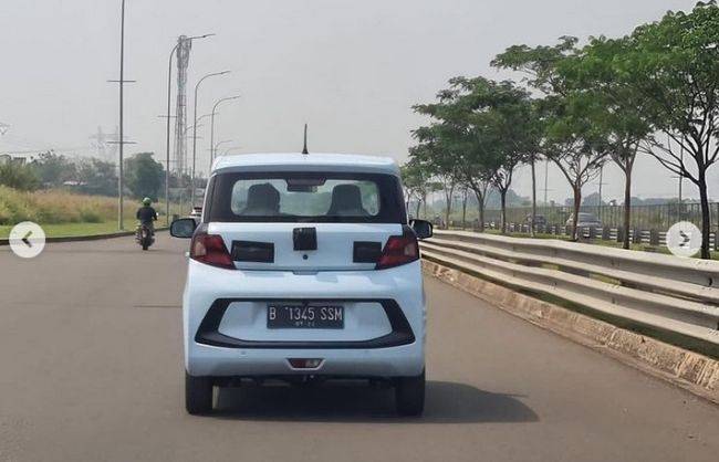 Mobil Listrik Mungil Tanpa Nama Berkeliaran di Jakarta, Diduga Kuat