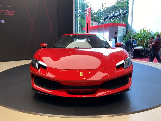 2022/07/Ferrari-296-GTB-2022-Indonesia-2.jpg