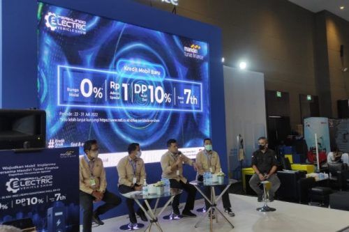 Mandiri Tunas Finance Punya Promo Khusus Mobil Listrik di PEVS 2022