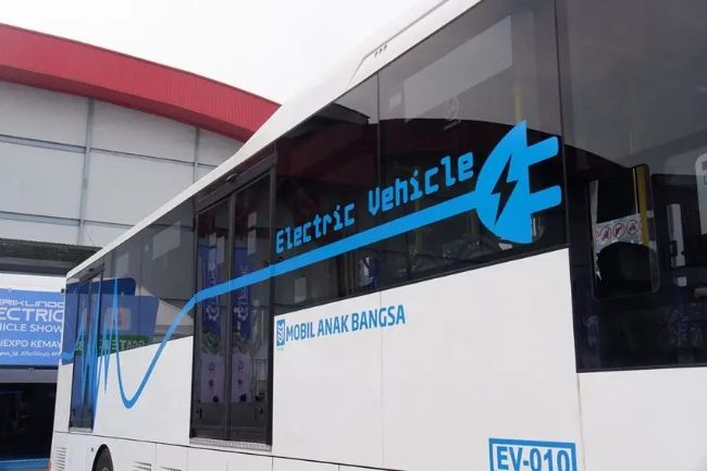 Bus litrik PT MAB - Trans Jakarta