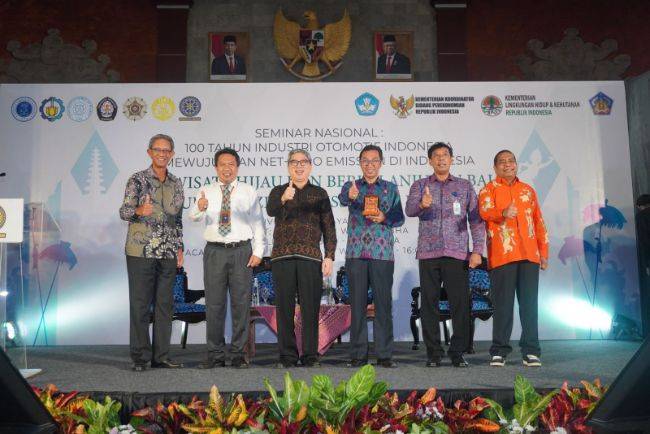 Toyota Indonesia: Upaya Mewujudkan Kendaraan “Hijau” Dimulai Dari Pengembangan SDM Seminar Nasional di Universitas Udayana, Bali