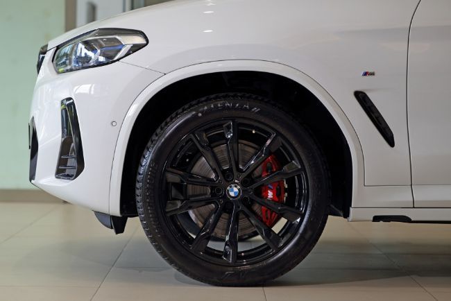 2022/07/BMW-X4-LCI-2022-5.jpg