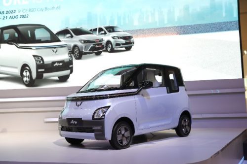 GIIAS 2022: Ini Perbedaan Dua Varian Mobil Listrik Wuling Air EV GIIAS 2022: Ini Perbedaan Dua Varian Mobil Listrik Wuling Air EV