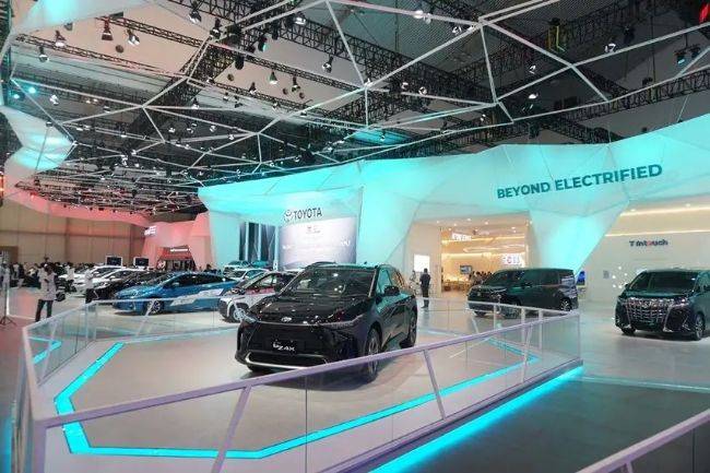 GIIAS 2022: Strategi dan Pendekatan Toyota Multi-pathway Strategy dalam Mewujudkan Netralitas Karbon Toyota elektrifikasi GIIAS 2022