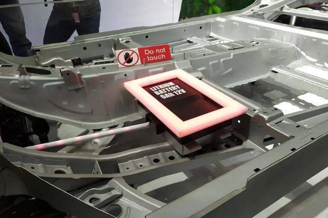 Limbah Baterai Mobil Listrik Bisa Jadi Bahan Bangunan baterai mobil listrik Suzuki Ertiga