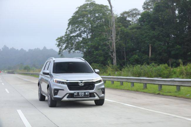 Video: Menjelajah Kota-Kota Kalimantan Timur Dengan All New Honda BR-V Perjalanan All New Honda BR-V Ke Kalimantan