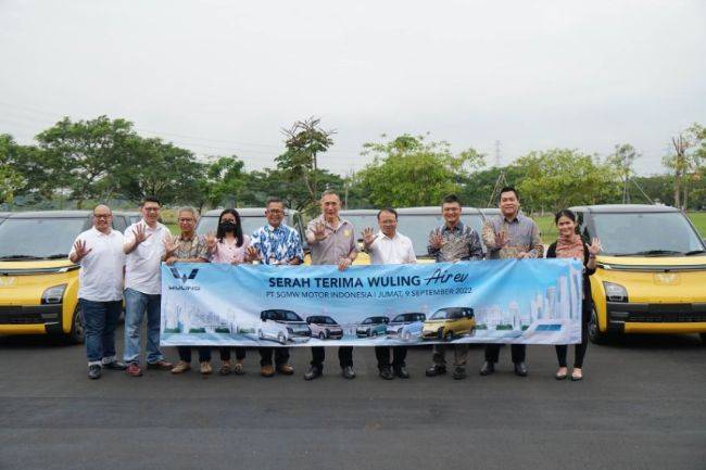 Wuling Serahkan Perdana Air EV Ke Konsumen Pemborong handover Wuling Air EV