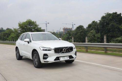 EXCLUSIVE TEST DRIVE : Volvo XC60 Recharge T8, Kental Karakter Eropa EXCLUSIVE TEST DRIVE : Volvo XC60 Recharge T8, Kental Karakter Eropa