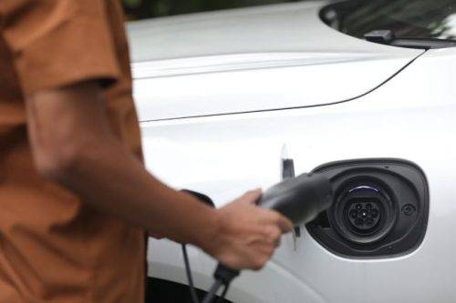 Di Luar Jawa, Tren Kendaraan Elektrifikasi Masih Lemah Di Luar Jawa, Tren Kendaraan Elektrifikasi Masih Lemah