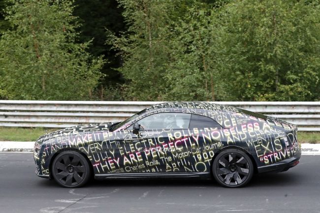 2022/09/2023-Rolls-Royce-Spectre-Spyshot-4.jpg