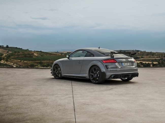 2022/10/Audi-TT-RS-Coupe-Iconic-Edition-3.jpg