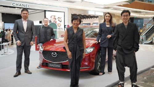 Mobil-Mobil Stylish Mazda Bersolek di Jakarta Fashion Week 2023