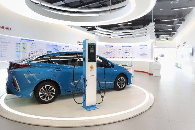 Penasaran Istilah NEDC, WLTP, EPA dan CLTC di Mobil Listrik? Ini Artinya Toyota Prius PHEV