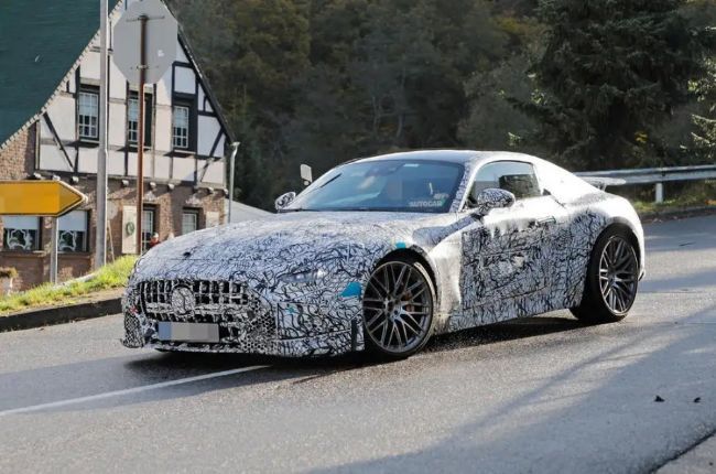 2022/11/Mercedes-AMG-GT-2023-Spyshot-5.jpg