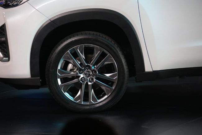 2022/11/All-New-Toyota-Kijang-Innova-Zenix-2.jpg