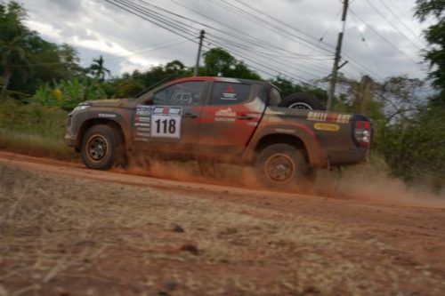 Selesaikan SS2, Rifat Sungkar Bawa Triton Ralliart 'Pincang' Sampai Finish