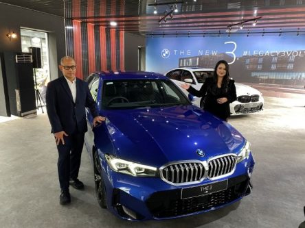 BMW Seri 3 Facelift Meluncur Di Indonesia, Banyak Penyegaran Luar Dalam BMW Seri 3 Facelift Meluncur Di Indonesia, Banyak Penyegaran Luar Dalam