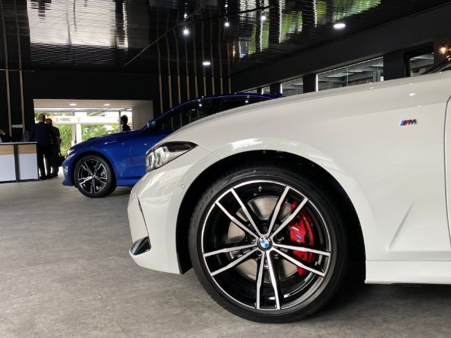 2022/12/BMW-Seri-3-M-Sport-LCI-2022-1.jpg