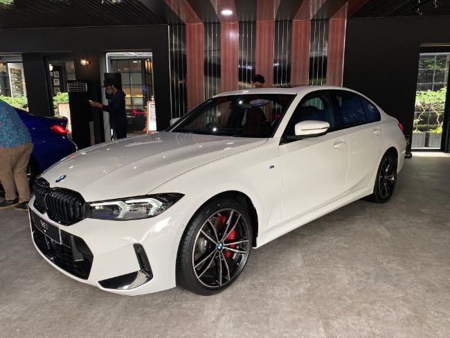 2022/12/BMW-Seri-3-M-Sport-LCI-2022-11.jpg