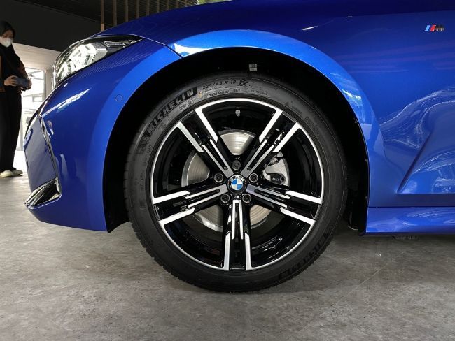 2022/12/BMW-Seri-3-M-Sport-LCI-2022-14.jpg