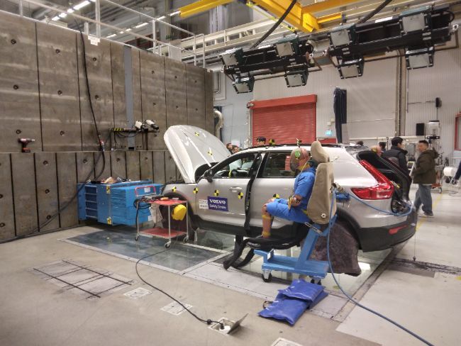 Fasilitas crash test Volvo Cars