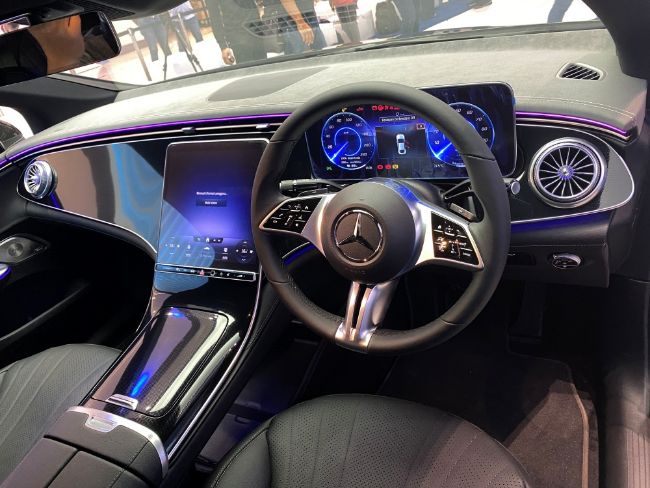 2022/12/Mercedes-EQE-350-Launch-Indonesia-4.jpg