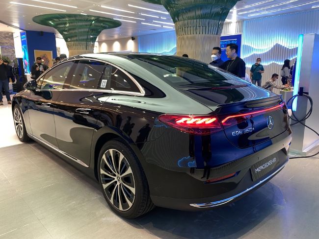 2022/12/Mercedes-EQE-350-Launch-Indonesia-5.jpg