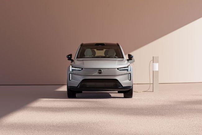 2022/12/Volvo-EX90-EV-SUV-8.jpg