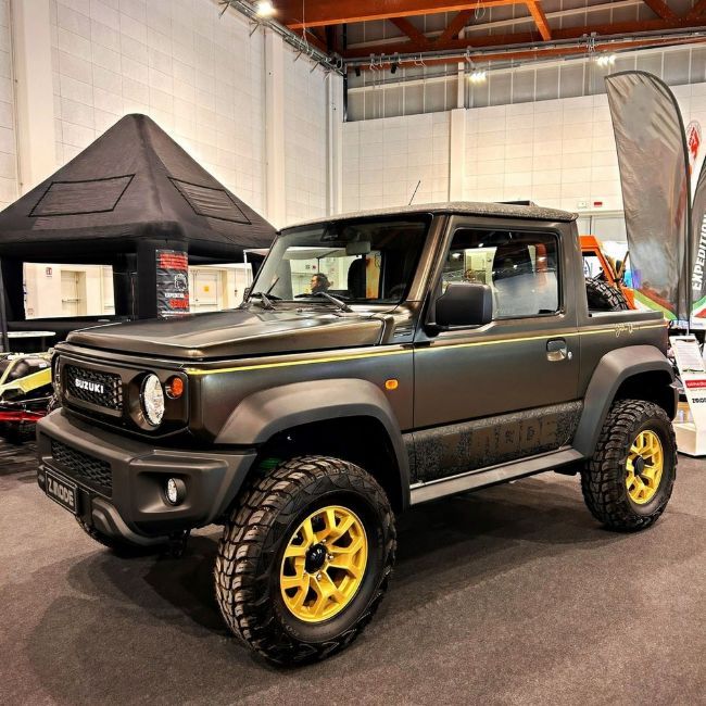 2022/12/Golden-Queen-Suzuki-Jimny-Pickup-3.jpg