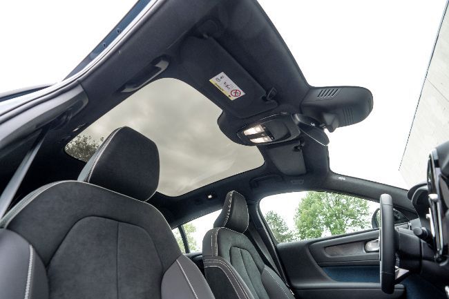 2022/12/287342_Volvo_C40_Recharge_interior-1.jpg