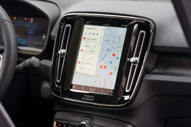2022/12/287350_Volvo_C40_Recharge_interior.jpg