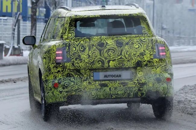 2022/12/2023-mini-countryman-prototype-spy-shot-94.jpg
