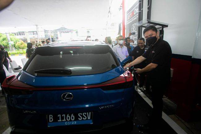 Charging Mobil Listrik Kini Bisa di Bengkel Astra Otoservice, Ada 6 Cabang Astra Otopower Charging Station