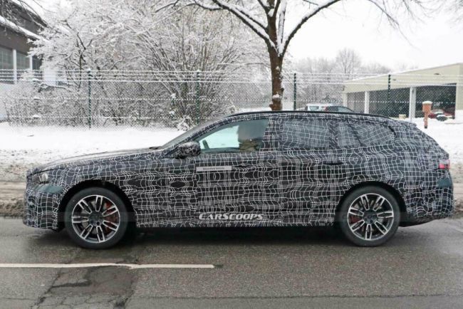 2023/01/BMW-i5-Touring-EV-Spyshot-6.jpg