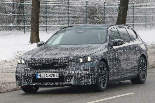 2023/01/BMW-i5-Touring-EV-Spyshot-1.jpg