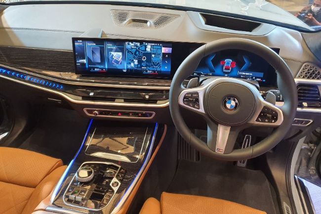 2023/02/BMW-X7-xDrive40i-M-Sport-4.jpg
