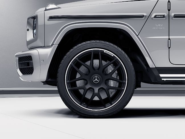 2023/02/55.9-cm-22-inch-AMG-cross-spoke-forged-wheels.jpg