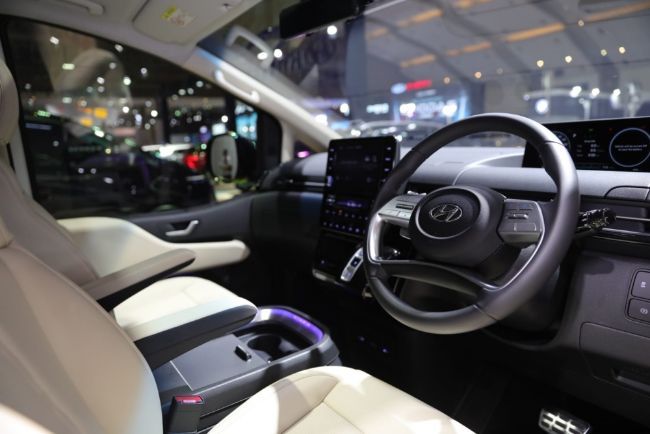 2023/02/Hyundai-Staria-x-Lombardi-7.jpg