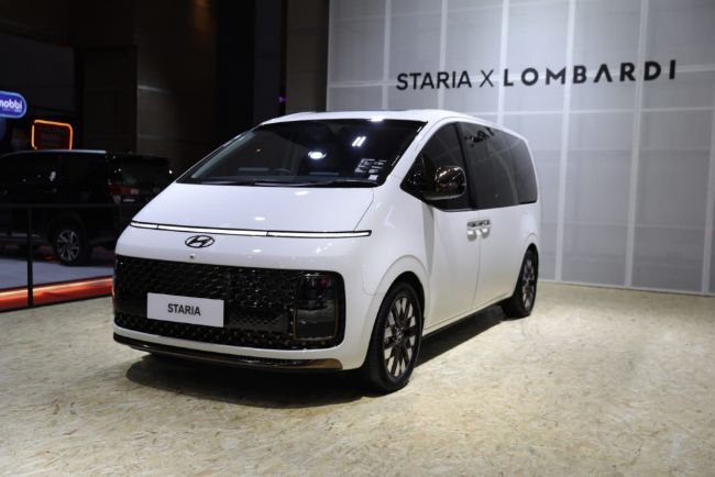 2023/02/Hyundai-Staria-x-Lombardi-5.jpg