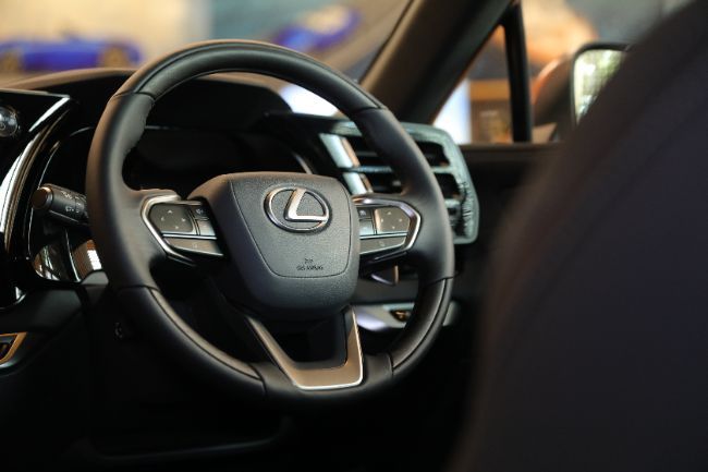 Interior Lexus 450+h Luxury