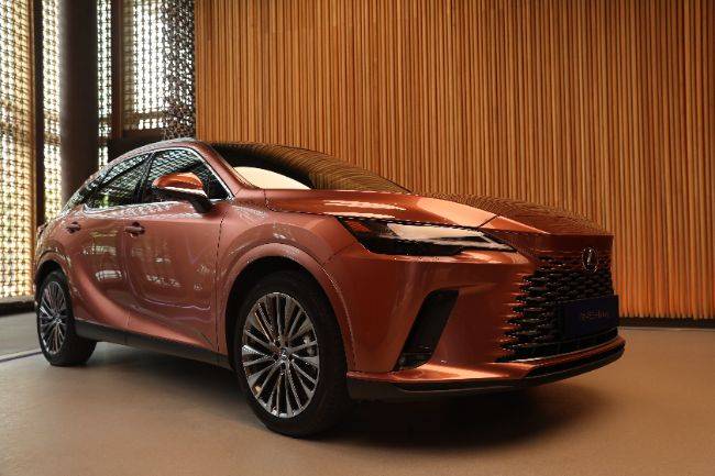 Begini Deretan Fitur Canggih Yang Tersemat Di All New Lexus RX Series All New Lexus RX 450h+ Luxury