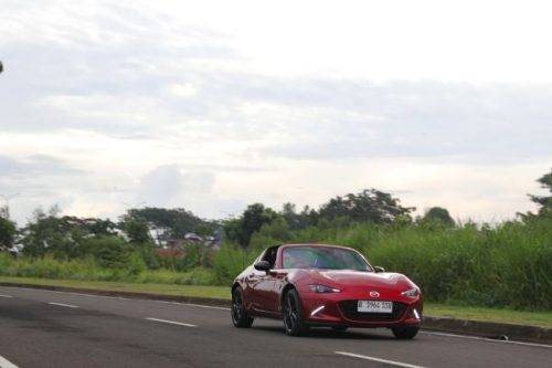 TEST DRIVE: Mazda MX-5 RF, Bukti Sportscar Tetap Bisa Praktis TEST DRIVE: Mazda MX-5 RF, Bukti Sportscar Tetap Bisa Praktis
