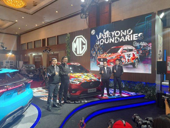 GJAW 2023: MG Pamer ZS Eksentrik Edisi Kolaborasi Seniman Abenk Alter MG ZS