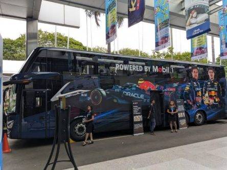 GJAW 2023: Mobil1 Bus Bawa Simulator Sajikan Sensasi Balap F1 GJAW 2023: Mobil1 Bus Bawa Simulator Sajikan Sensasi Balap F1