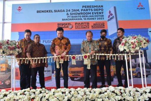 Mitsubishi Fuso Buka Bengkel Siaga 24 Jam di Banjarmasin Mitsubishi Fuso Buka Bengkel Siaga 24 Jam di Banjarmasin