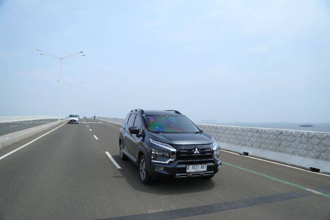 LEBARAN DRIVE 2023: 7 Kelengkapan Mitsubishi Xpander Cross yang Bermanfaat Saat Mudik dan Arus Balik Mitsubishi Xpander Cross Premium CVT
