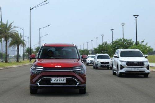 LEBARAN DRIVE 2023: Fitur Menarik Kia Carens Maksimalkan Kenyamanan Liburan LEBARAN DRIVE 2023: Fitur Menarik Kia Carens Maksimalkan Kenyamanan Liburan