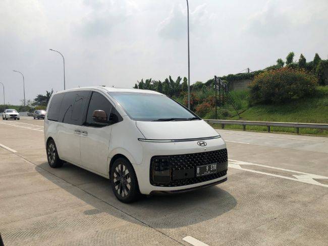 LEBARAN DRIVE 2023: Praktis! Fitur di Hyundai Staria Satu Ini Tidak Dimiliki Kompetitor Hyundai Staria
