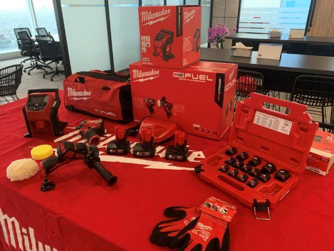 Milwaukee Lirik Konsumen Otomotif Tanah Air, Hadirkan Perkakas Lengkap Berbasis Baterai Milwaukee M12 Automotive Combo Set