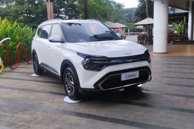 2023/05/Kia-Carens-1.5-6-Seater-2.jpeg